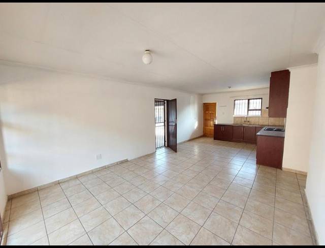 3 BEDROOM COMPLEX FOR SALE IN LOTUS GARDENS